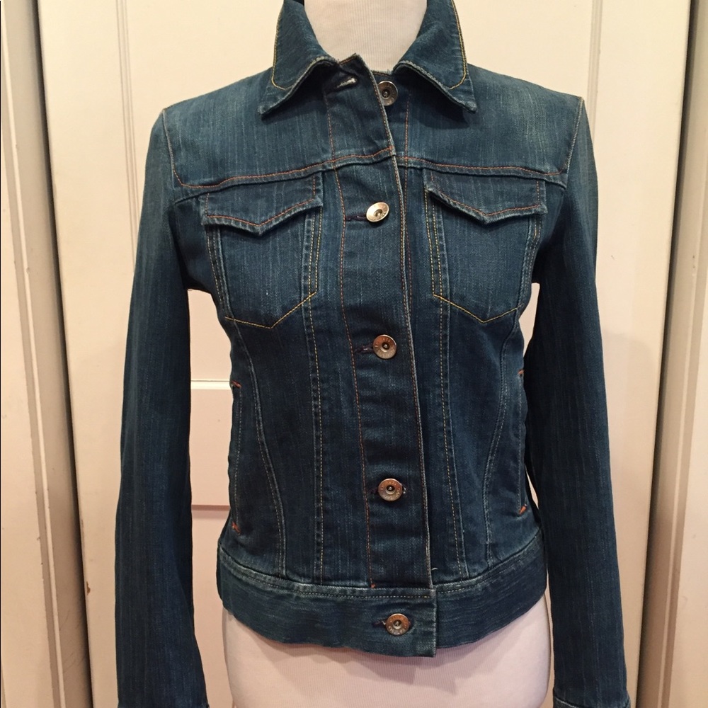 GAP denim jacket size small excellent condition